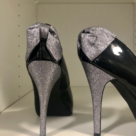 STEVE MADDEN HEELS - Picture 3 of 6